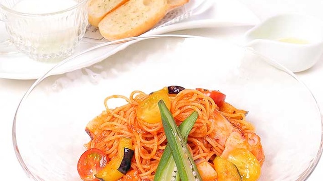シーダーランチ ～タコと彩野菜の冷製トマトパスタ～