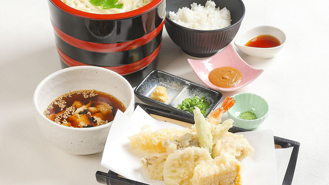 天ぷらと釜揚げうどん